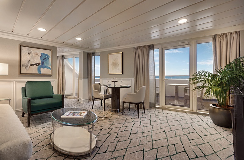 Oceania Vista suite living room